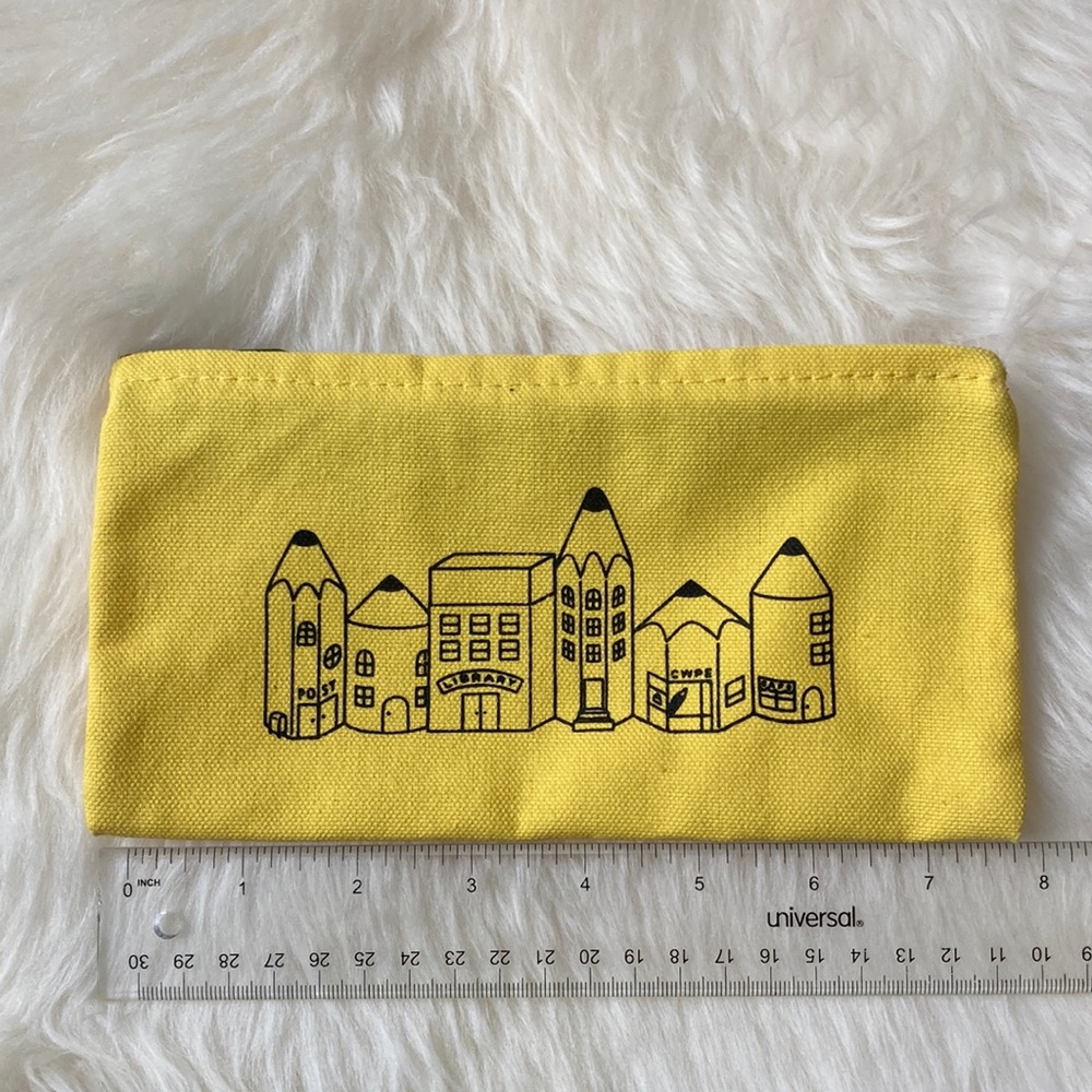 Yellow pencil pouch.